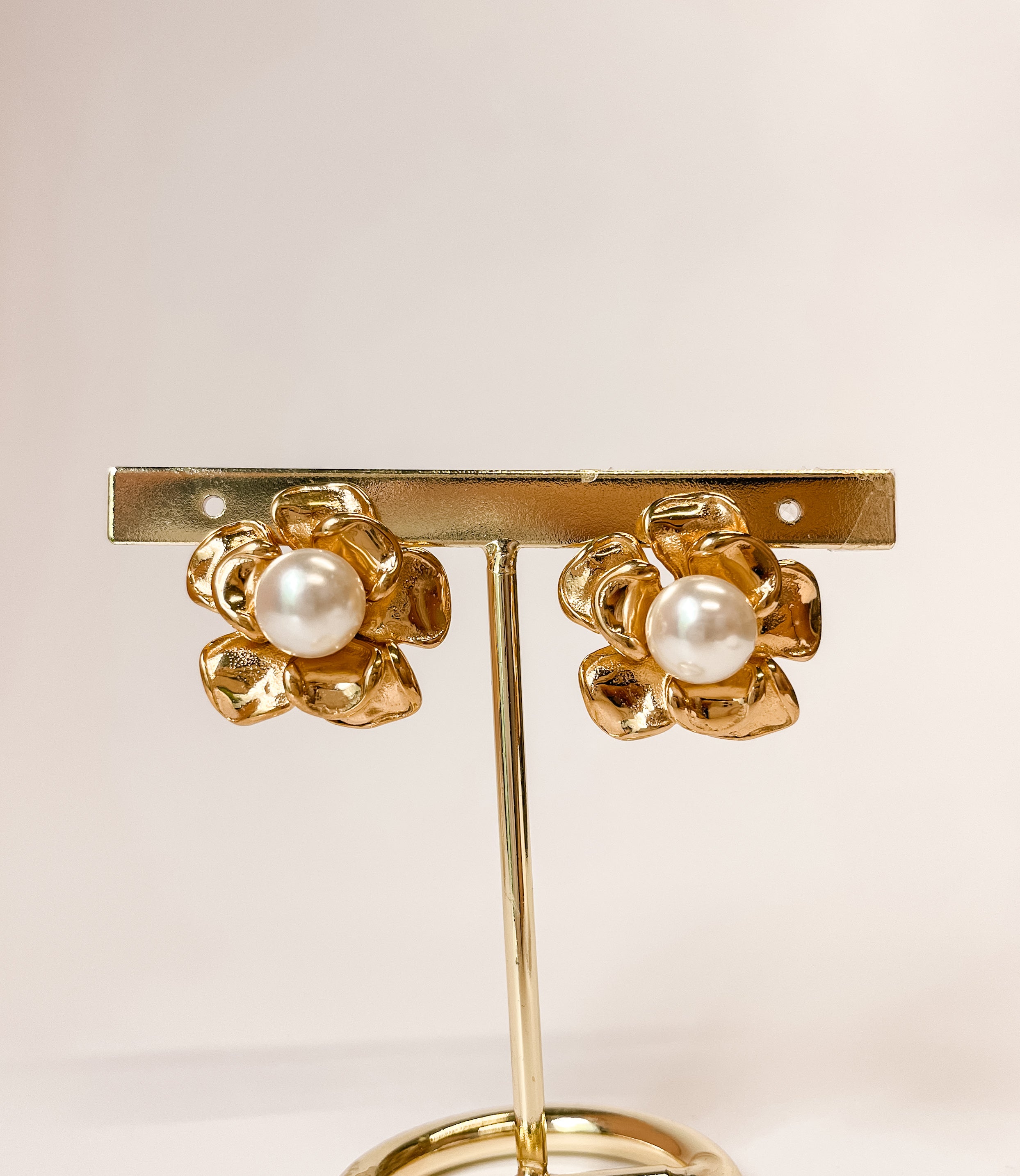 Flori Pearl Earrings